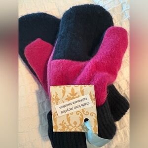 Black and Pink Made with Recycled Cashmere Sweater Gloves